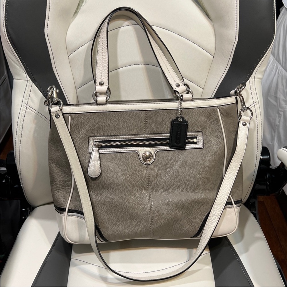Coach Laura Spectator Tote, EUC